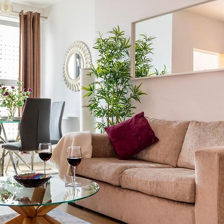 1 Bed Apartment - Redhill Central, Surrey, Gatwick #3 المظهر الخارجي الصورة