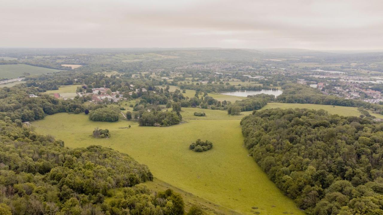 1 Bed Apartment - Redhill Central, Surrey, Gatwick #3 المظهر الخارجي الصورة