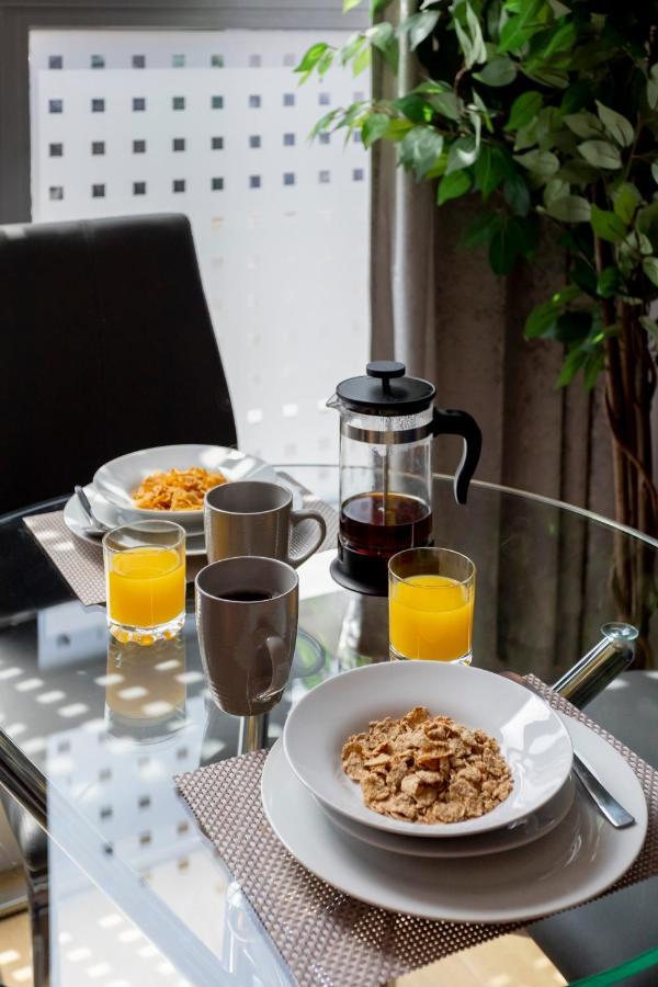 1 Bed Apartment - Redhill Central, Surrey, Gatwick #3 المظهر الخارجي الصورة